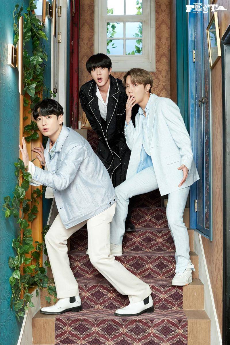 Foto grup BTS (facebook.com/bangtan.official)