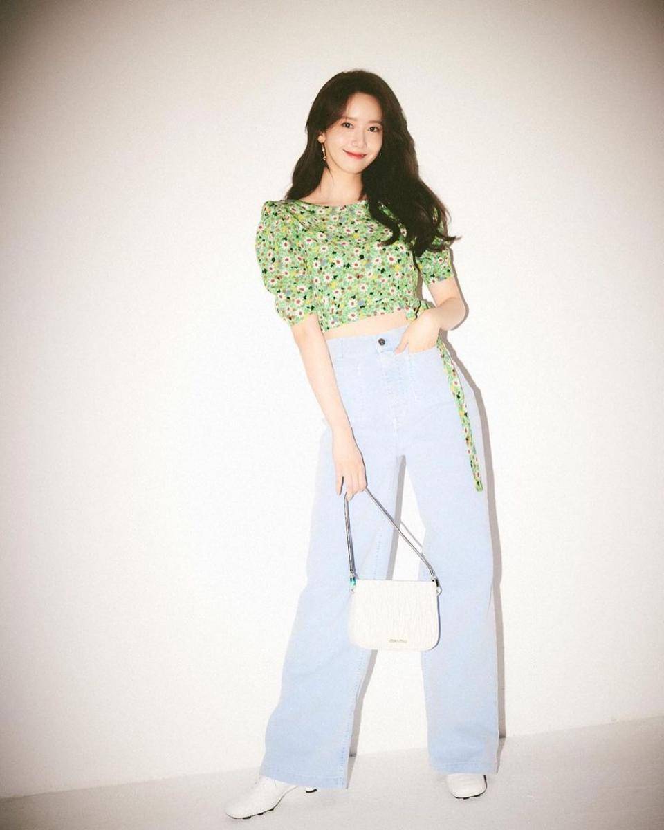 Yoona SNSD pemotretan untuk MIU MIU (instagram.com/yoona__lim)