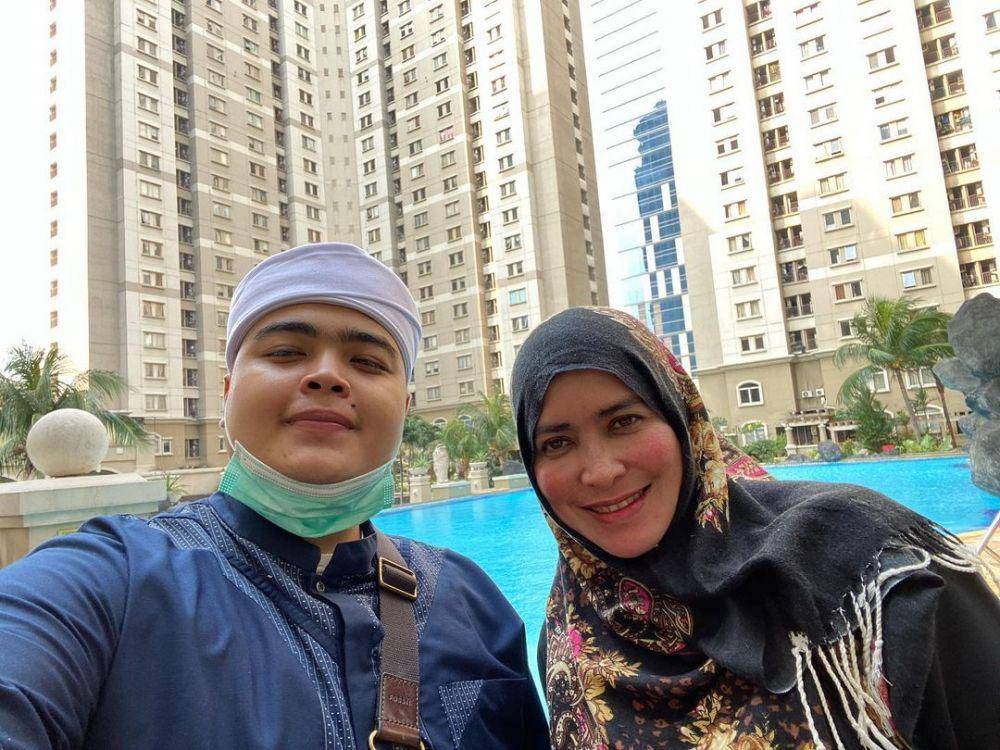 Kedekatan Ameer Azzikra dan ibu (instagram.com/ameer_azzikra)