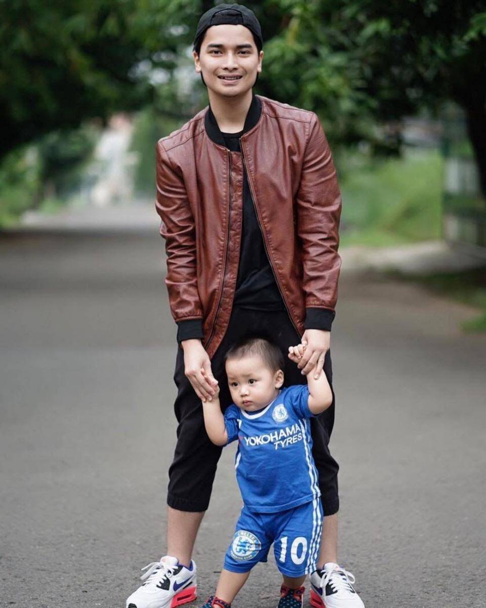 Alvin dan anak (instagram.com/alvin_411)