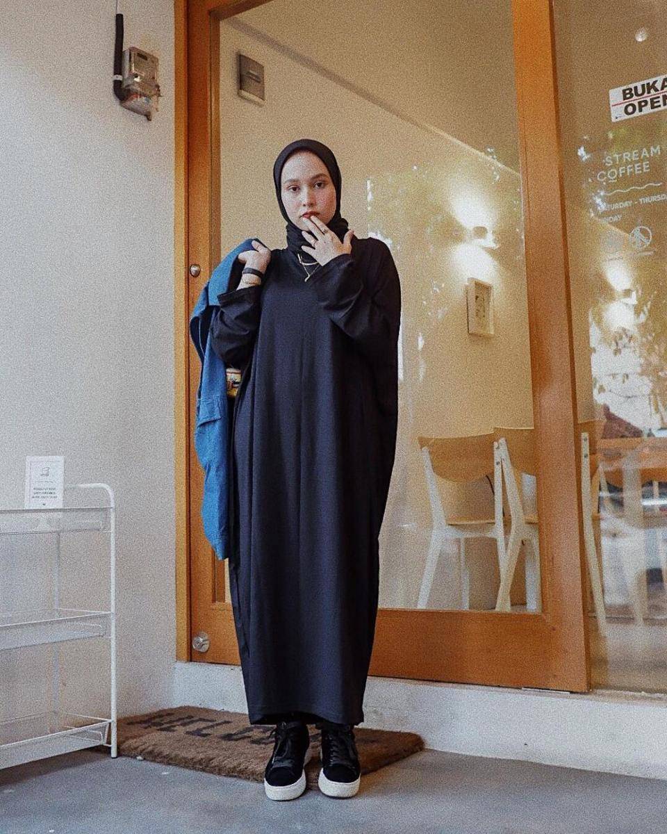 Outfit dress ala selebgram Chairunissa (instagram.com/nissachair)