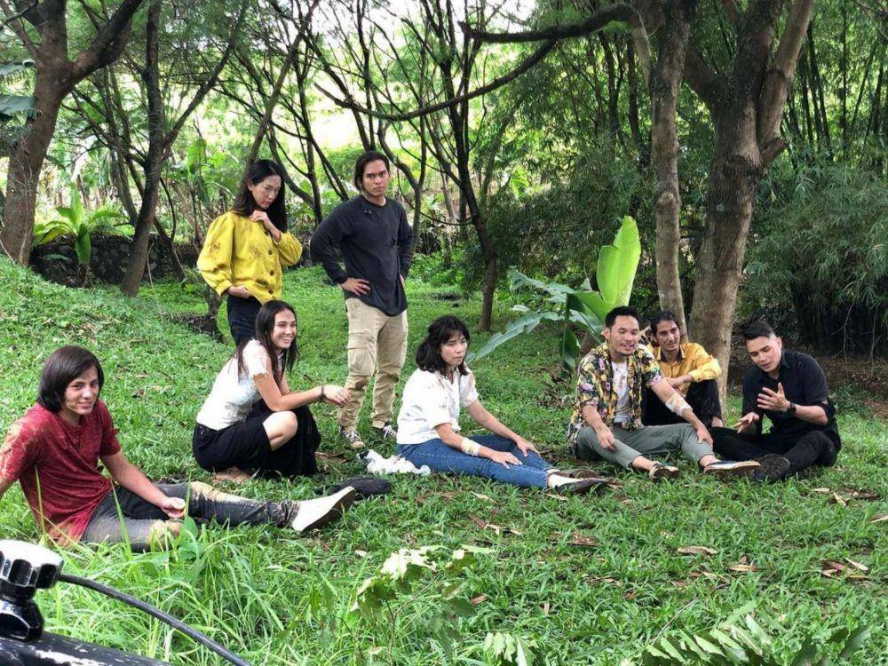 Kebersamaan cast Samudra Cinta selama syuting. (Instagram.com/benkasyafani/)