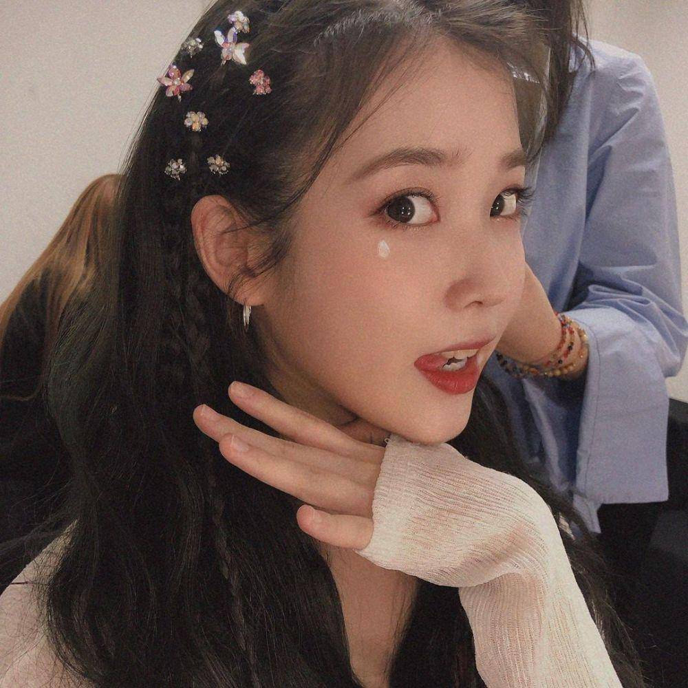 potret manis IU (instagram.com/dlwlrma)
