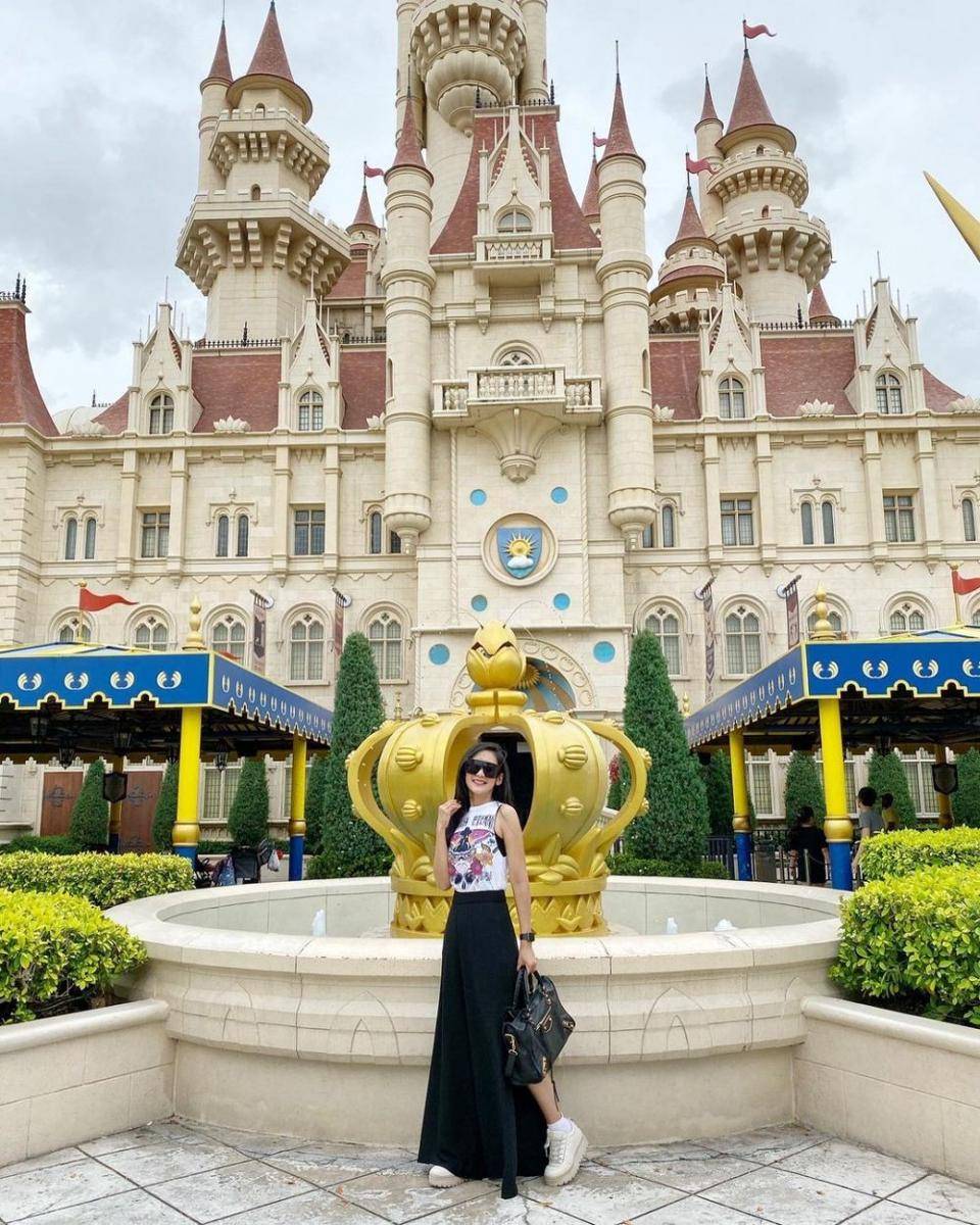 Zora Vidyanata (instagram.com/zoravidyanata/)