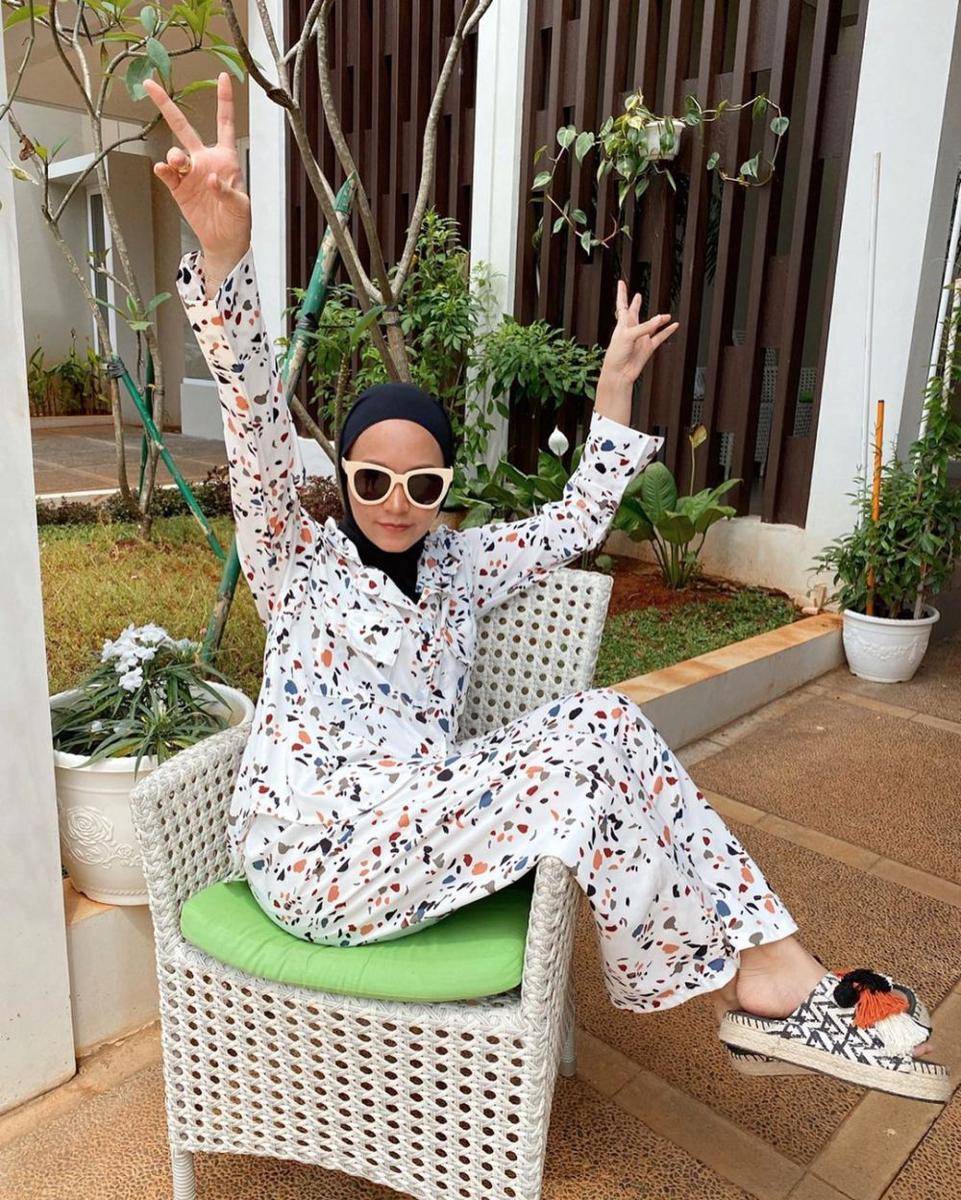outfit one set ala Chairunissa (instagram.com/nissachair)