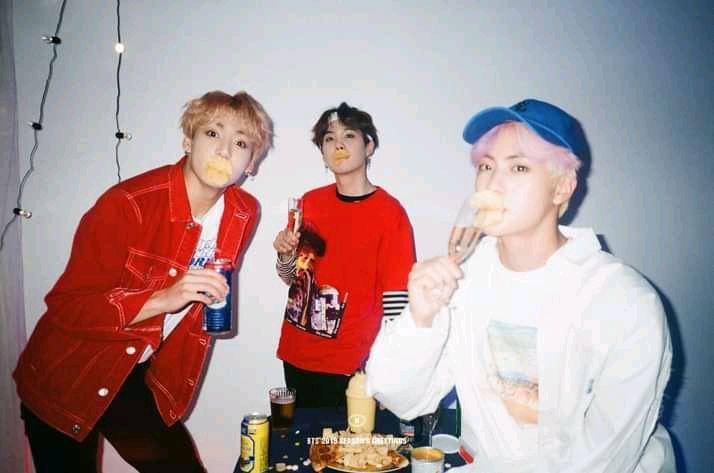 Foto grup BTS (facebook.com/bangtan.official)