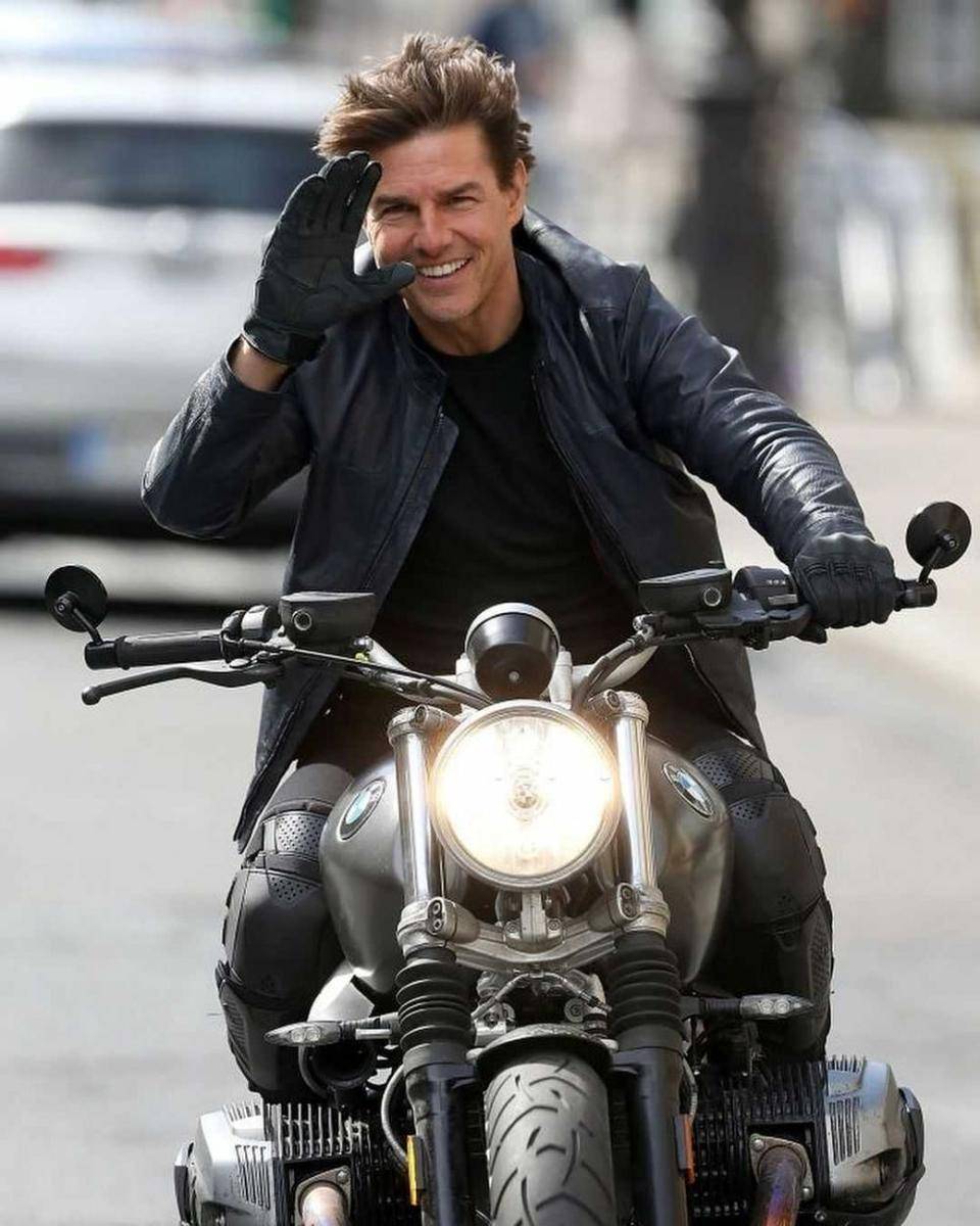 Tom Cruise (instagram.com/_cruise_62)