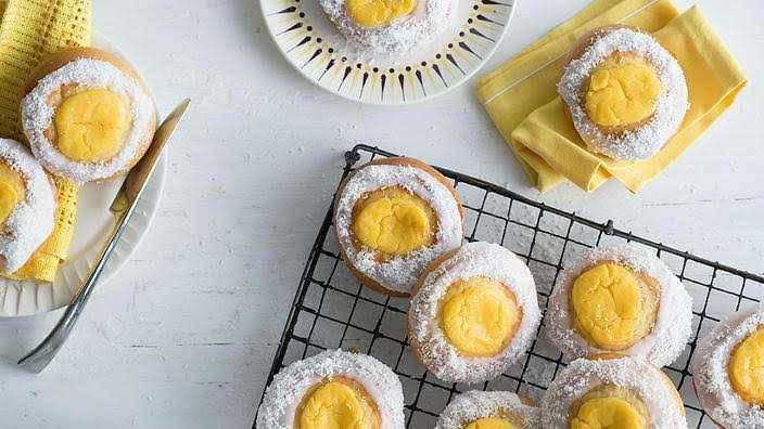 Aneka roti custard (sbs.com.au/Alan Benson)
