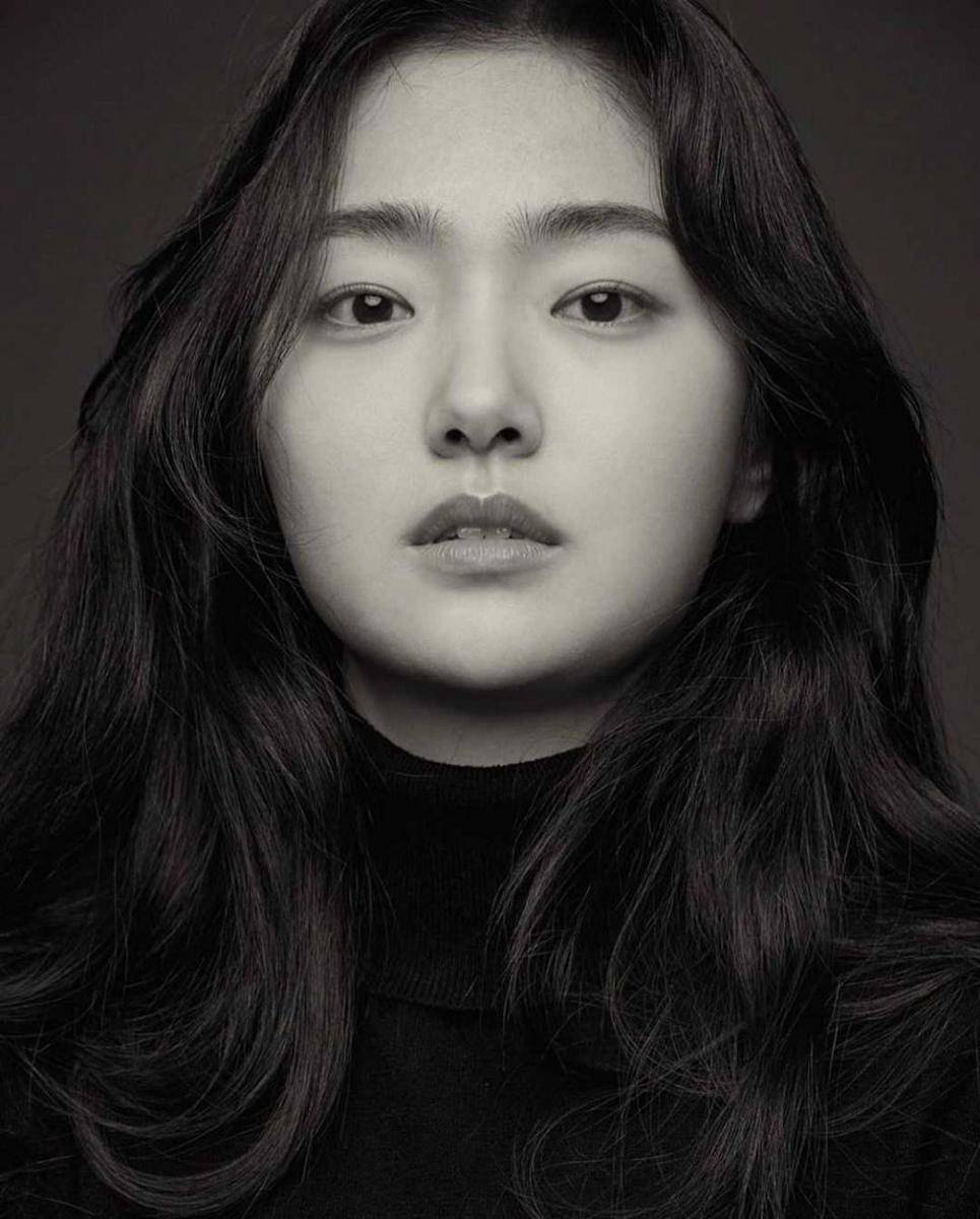 Kim Hye Joon (instagram.com/hyello._.o)