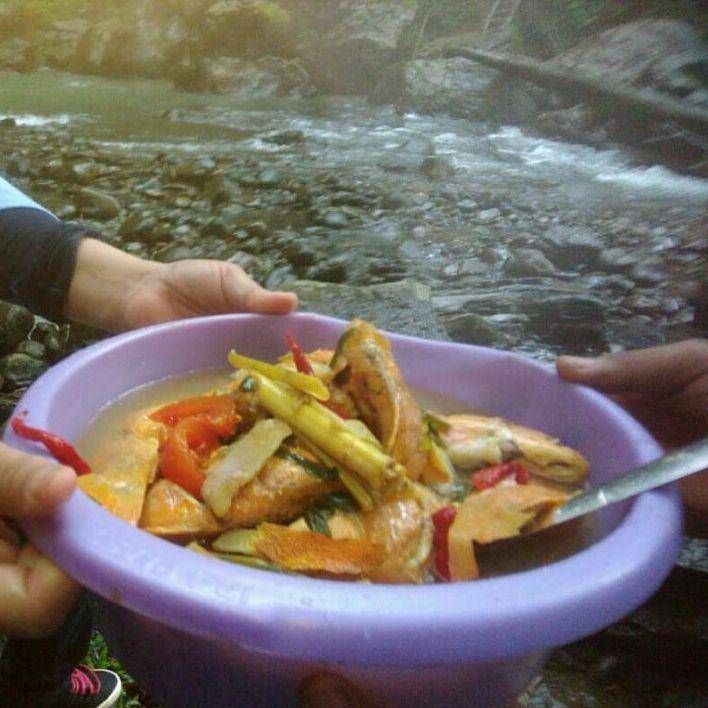 Gulai dalam Buloh (instagram.com/kuliner_lampung)