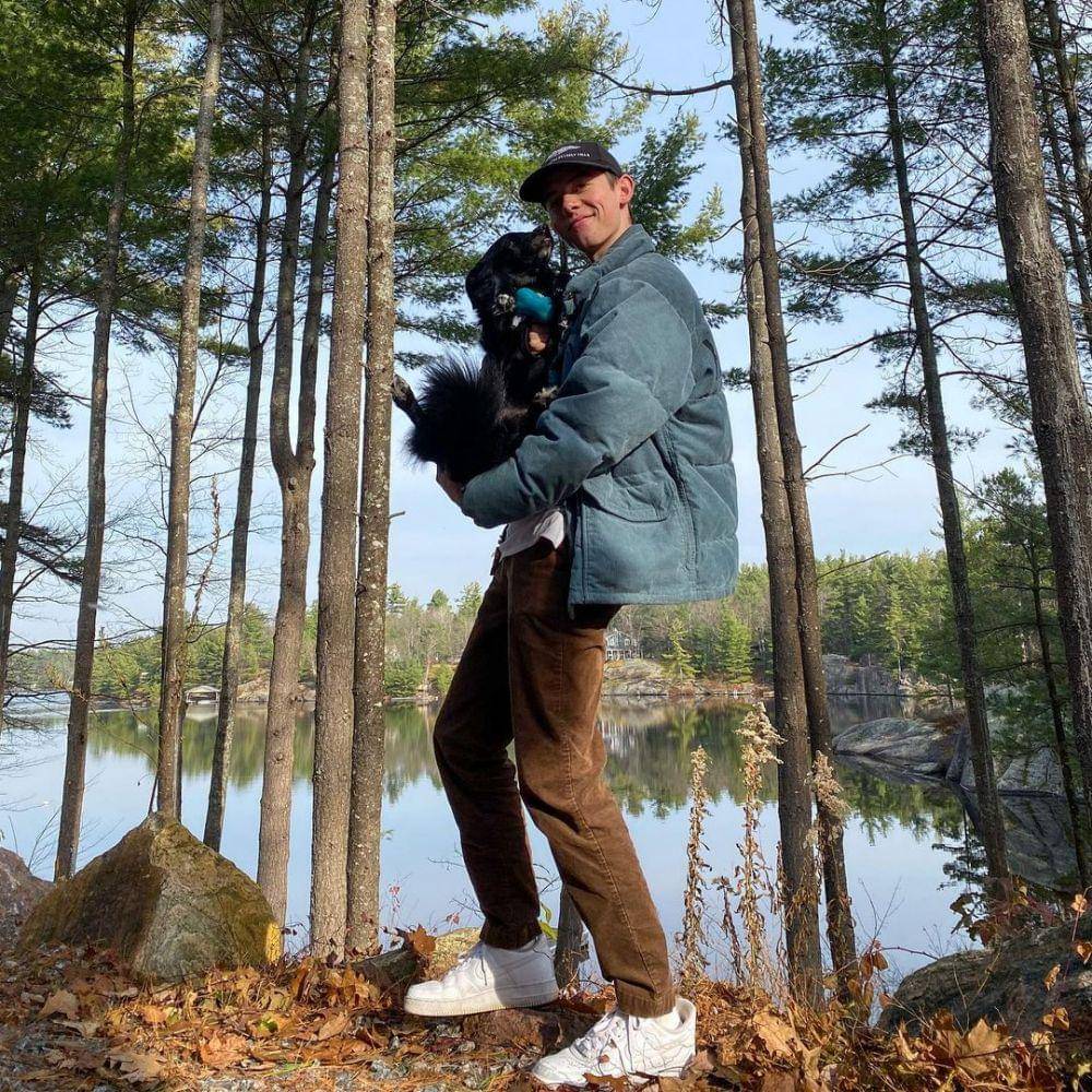 Griffin Gluck (instagram.com/griffingluck)