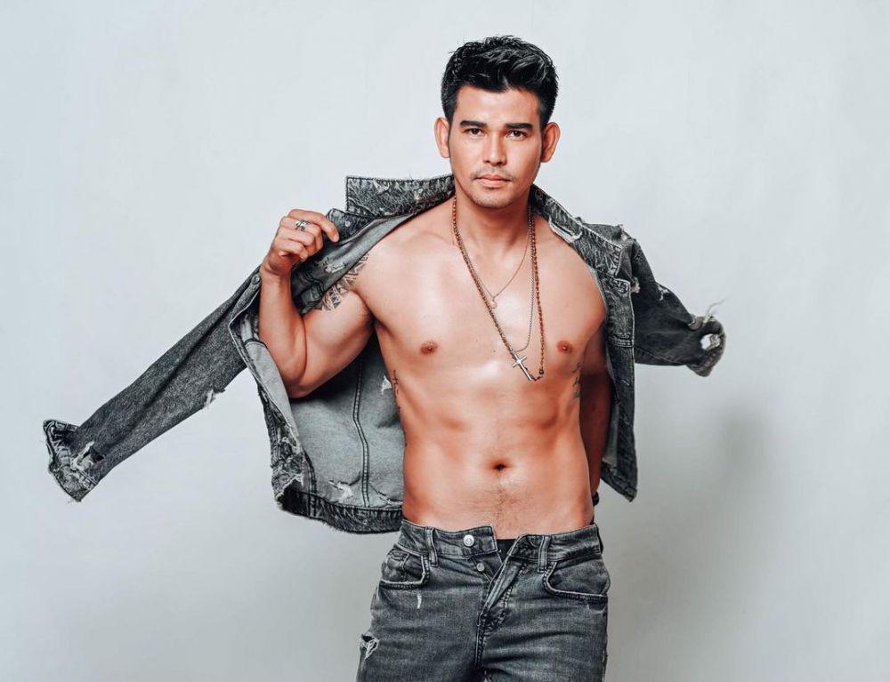 Jadi Anak Kuliahan di Love Story, 10 Potret Awet Muda Leo Consul