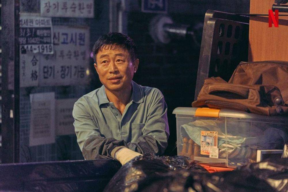 Lee Moon Sik di Move to Heaven (Instagram.com/netflixkr)