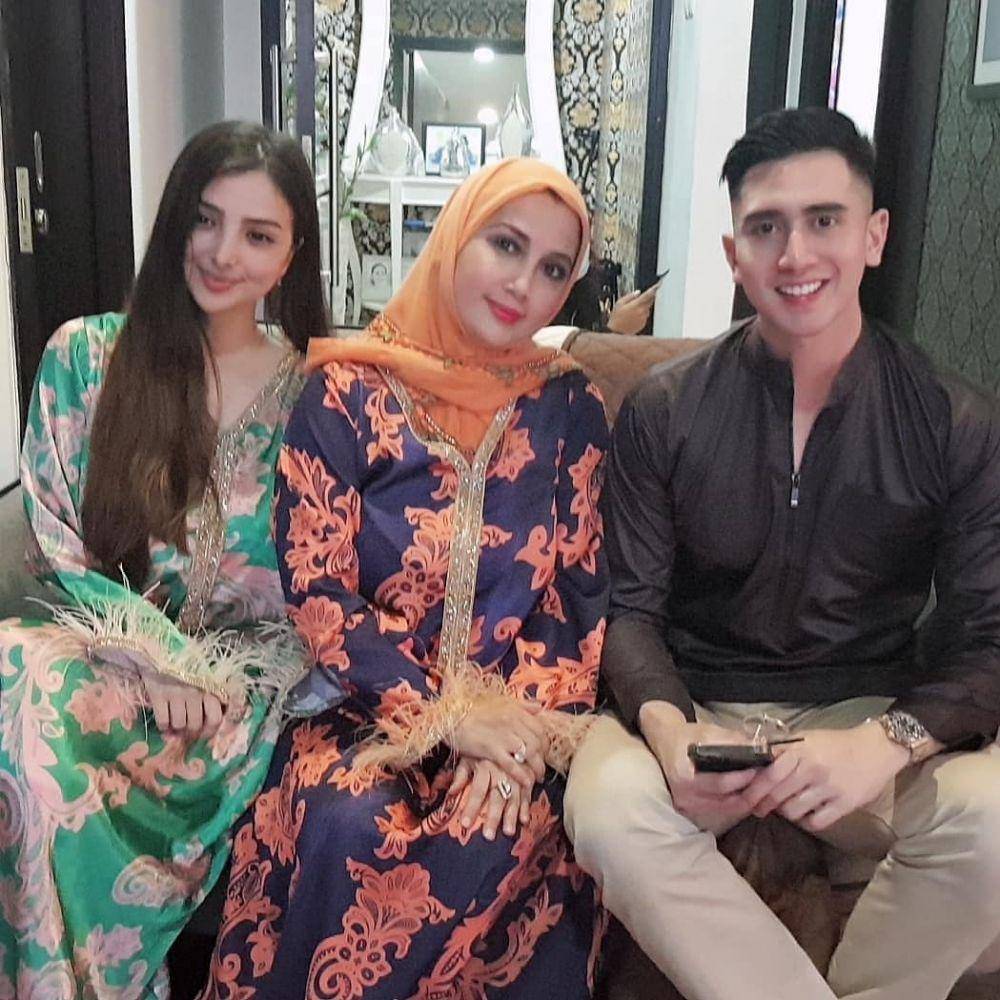 Potret kedekatan keluarga Verrel Bramasta dan Sarah Samantha (Instagram.com/milandinimc)