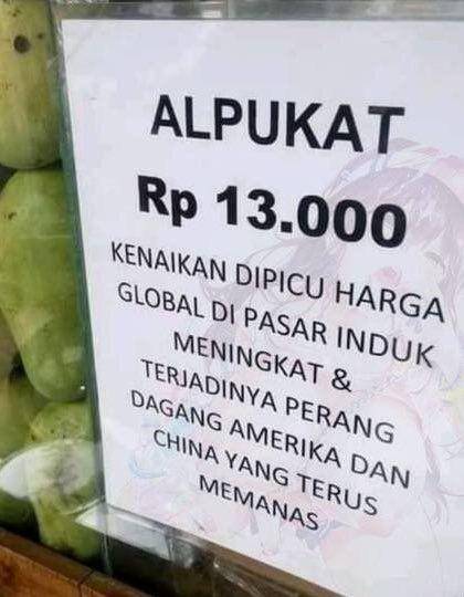 kelakuan tukang buah (twitter.com/onecak)