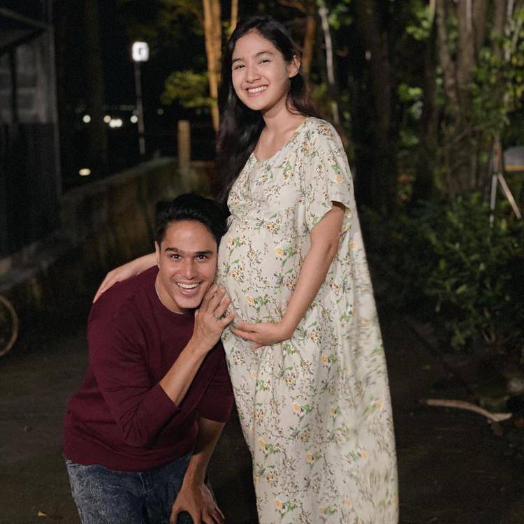Artis muda hamil (Instagram.com/cutsyifaa)