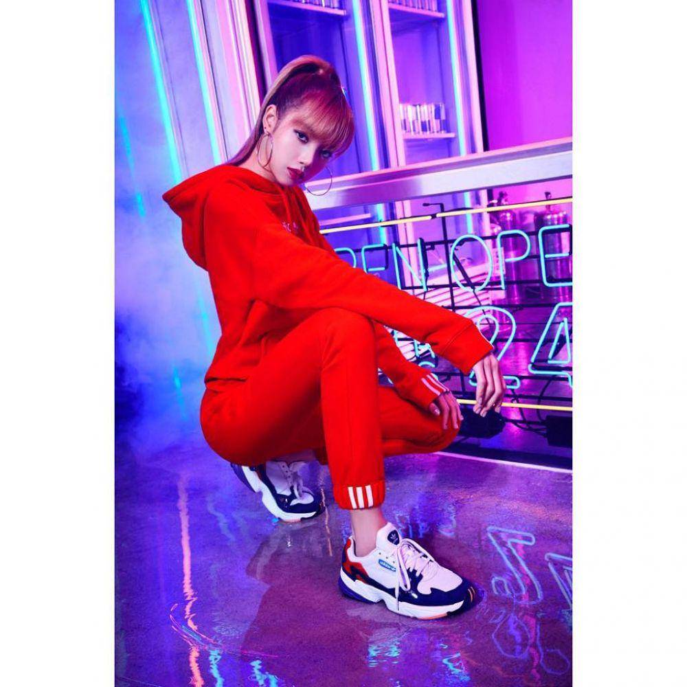 Lisa BLACKPINK (instagram.com/lalalalisa_m)
