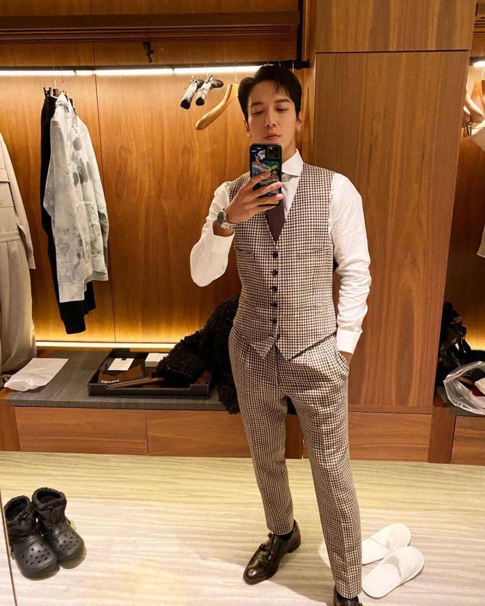 Jung Yong Hwa (instagram.com/jyheffect0622)