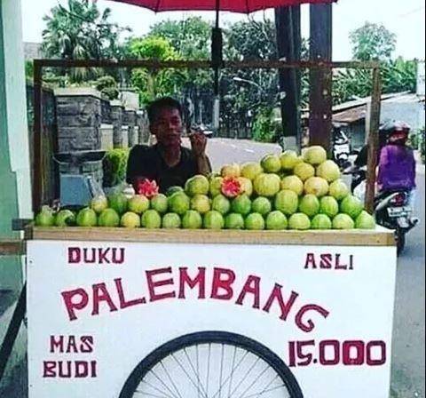 kelakuan tukang buah (1cak.com)