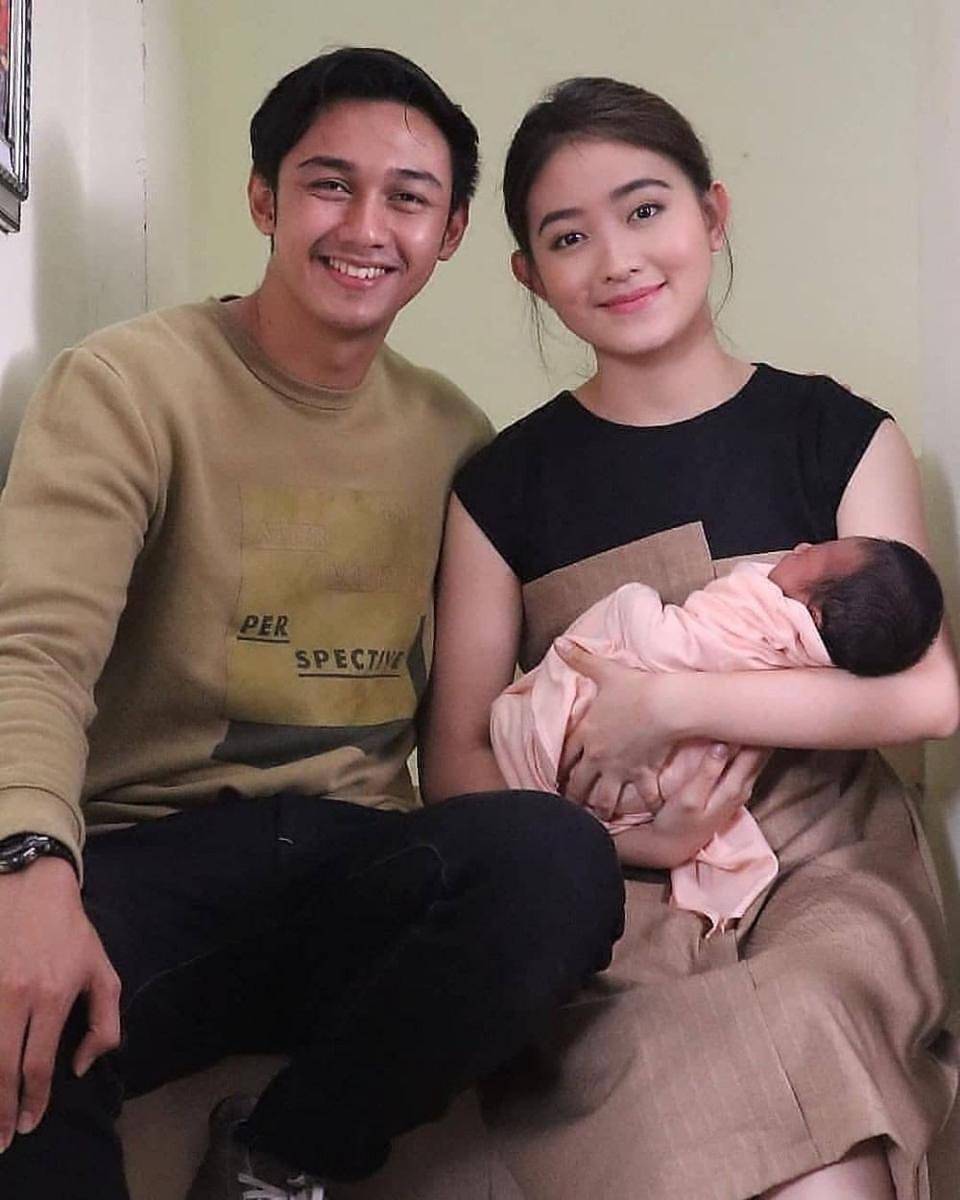 Artis muda hamil(instagram.com/cintakarenacinta)