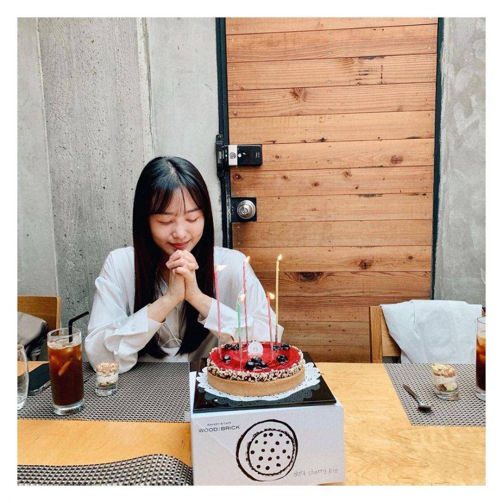 Song Ji Eun (instagram.com/bimil_jieun)