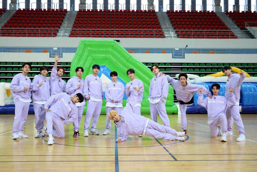 SEVENTEEN (twitter.com/pledis_17)