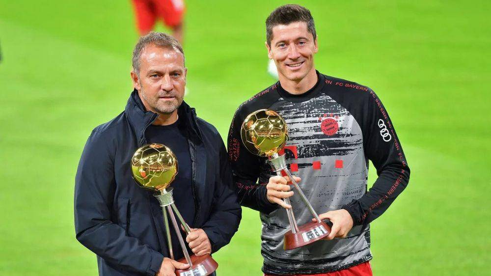 Hansi Flick dan Robert Lewandowski (bundesliga.com)