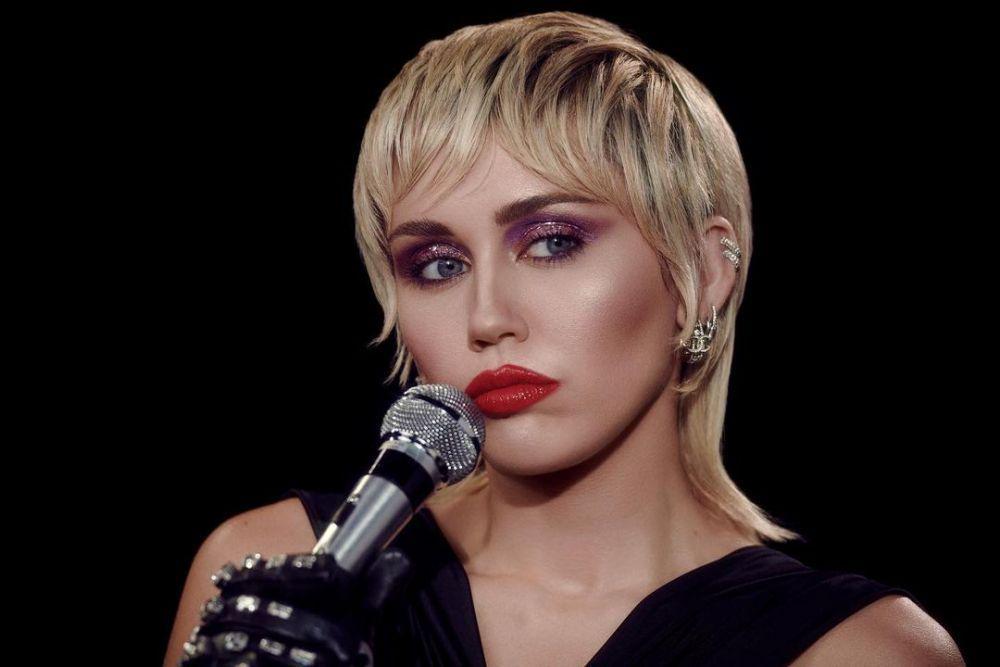 7 Penyanyi Hollywood yang Mengaku Tidak Menyukai Lagunya Sendiri
