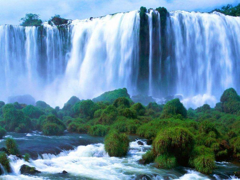 Air terjun Victoria di perbatasan Zimbabwe/Zambia. (wallpapersafari.com)
