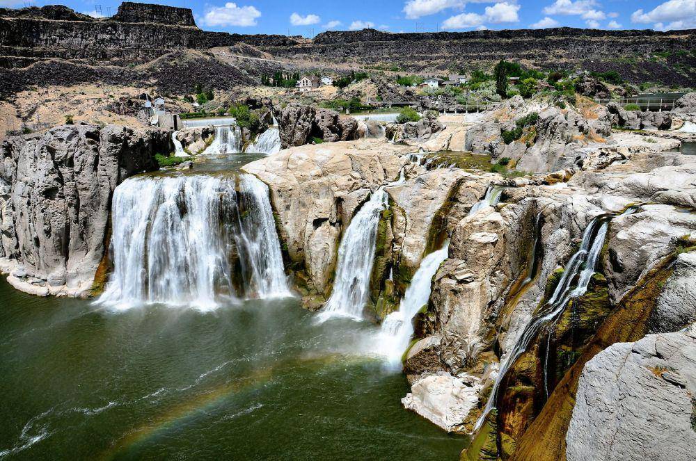 Air terjun Shoshone di Idaho, Amerika Serikat. (encirclephotos.com)