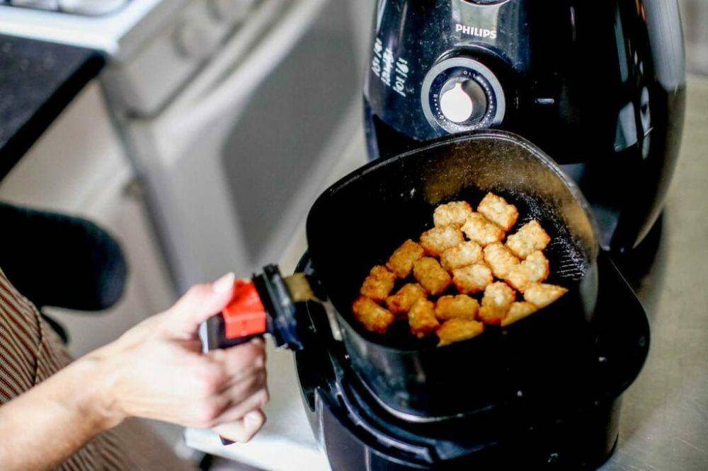 ilustrasi air fryer (simplyrecipes.com)