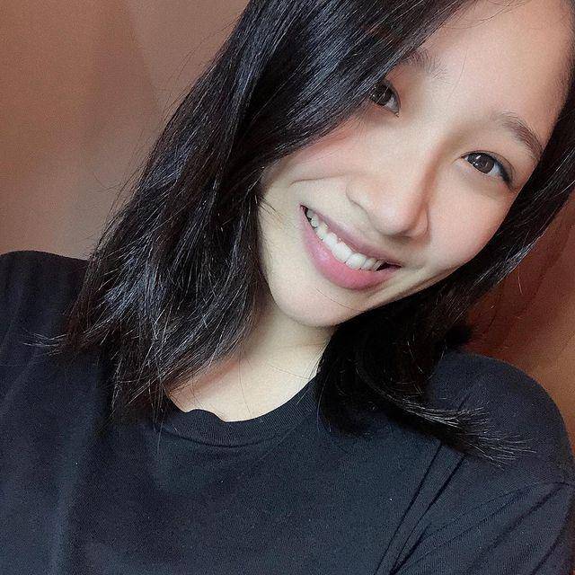 Euna Kim (instagram.com/euna102794)