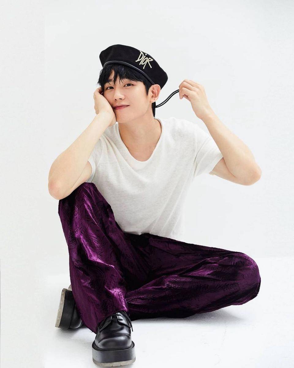 Jung Hae In (instragram.com/holyhaein)