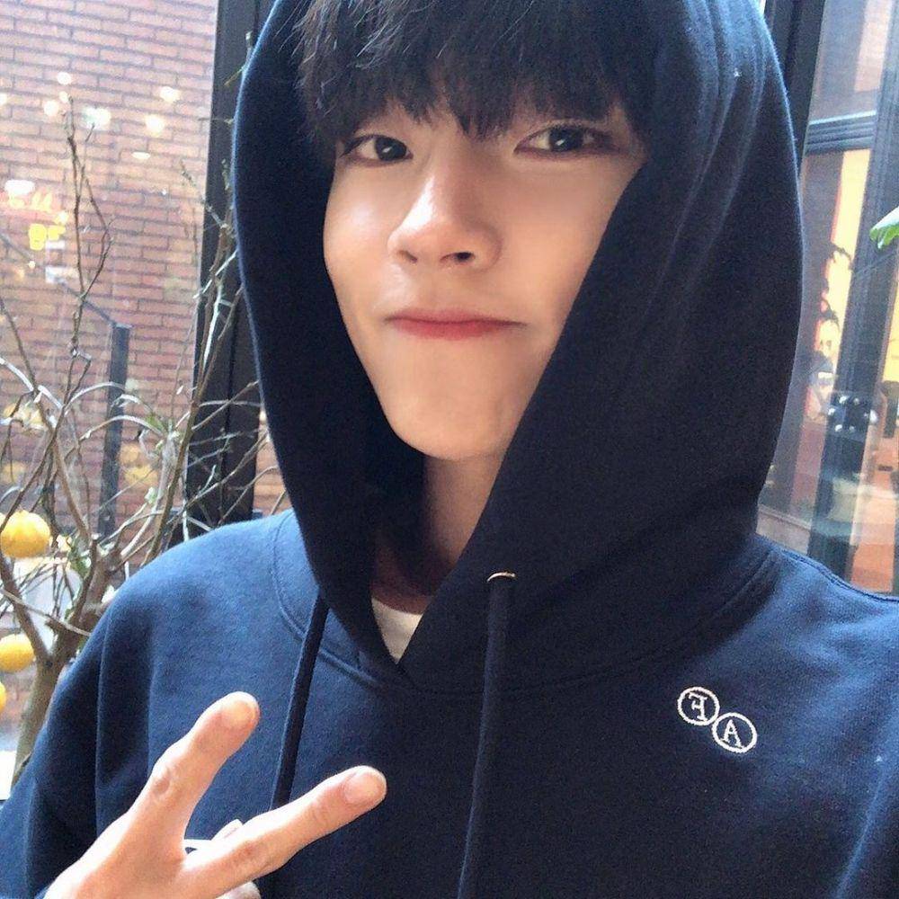 Hwang In Yeop (instagram.com/hi_high_hiy)