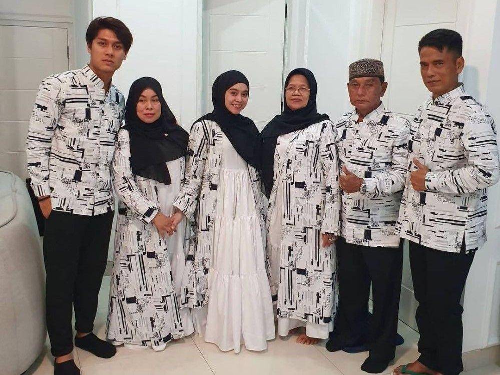 Keluarga Rizky Billar dan Lesty Kejora (Instagram.com/ayah_kejora)