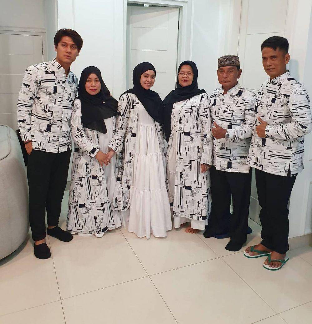 Keluarga Rizky Billar dan Lesty Kejora (Instagram.com/ayah_kejora)