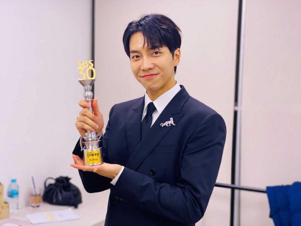 Lee Seung Gi dan 8 Artis Korea Ini Punya Lesung Pipi di Tepi Mulut