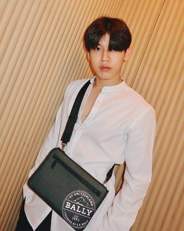 New Thitipoom (instagram.com/newwiee)
