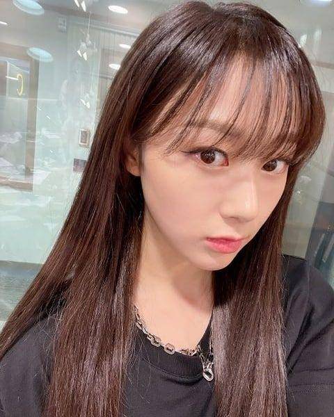 Potret Giselle aespa dengan rambut berponi (instagram.com/1077power)