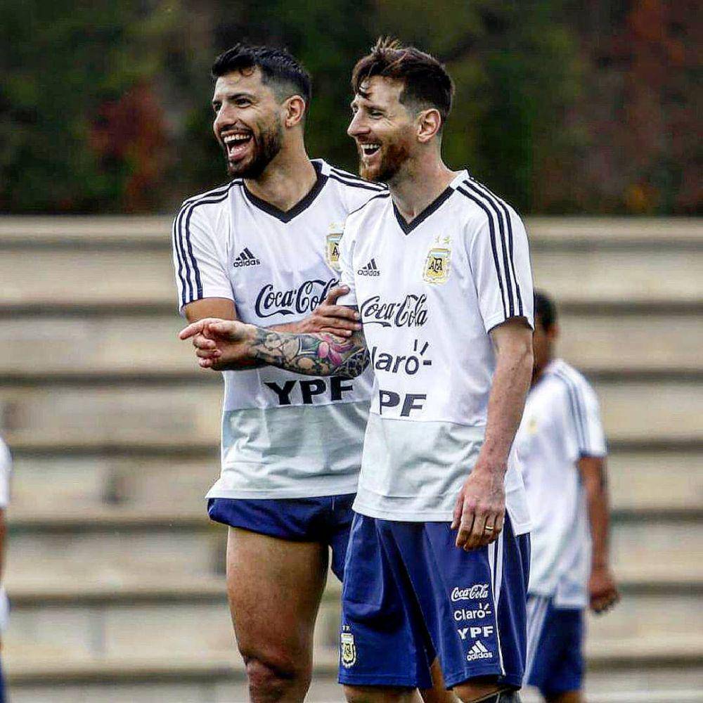 Sergio Aguero bersama Lionel Messi di Timnas Argentina. (instagram.com/sectadeportivaok)