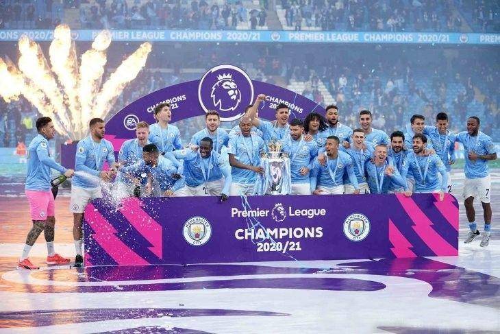Para pemain Manchester City merayakan keberhasilan menjadi juara Liga Premier di Stadion Etihad, Manchester, Inggris, Minggu (23/5/2021) waktu setempat. ANTARA FOTO/Dave Thompson/Pool via REUTERS.