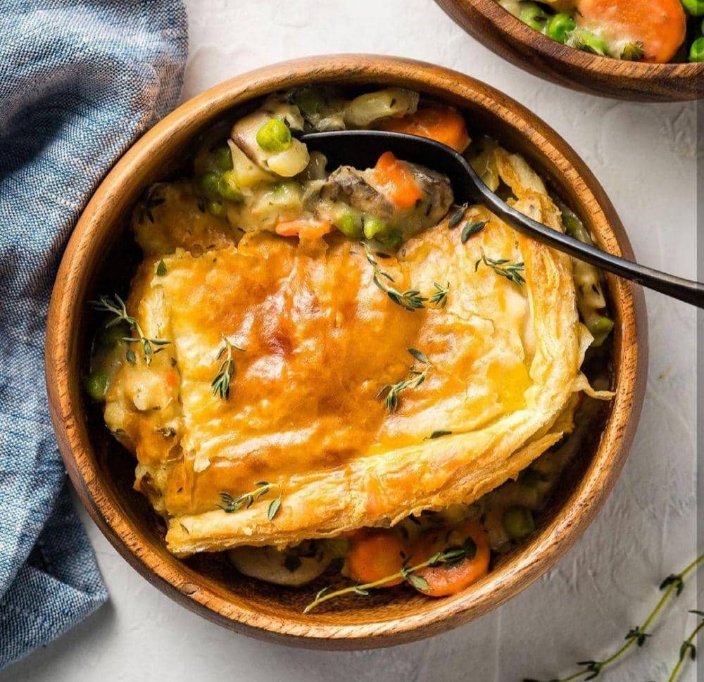 pot pie (Instagram.com/nourishandfete)