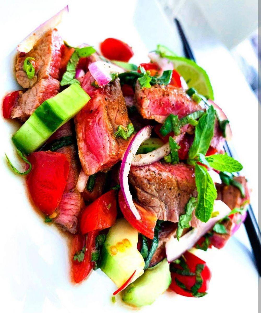 yam nuea yang (Instagram.com/cindys.culinarium)