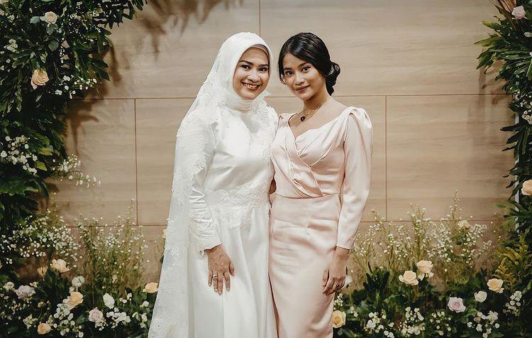 Tengah Disorot, 10 Kedekatan Ikke Nurjanah dan Siti Adira Kania