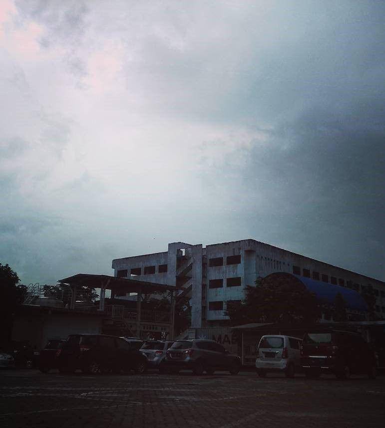 Gedung Biru, Bekasi (instagram.com/tugaran11)