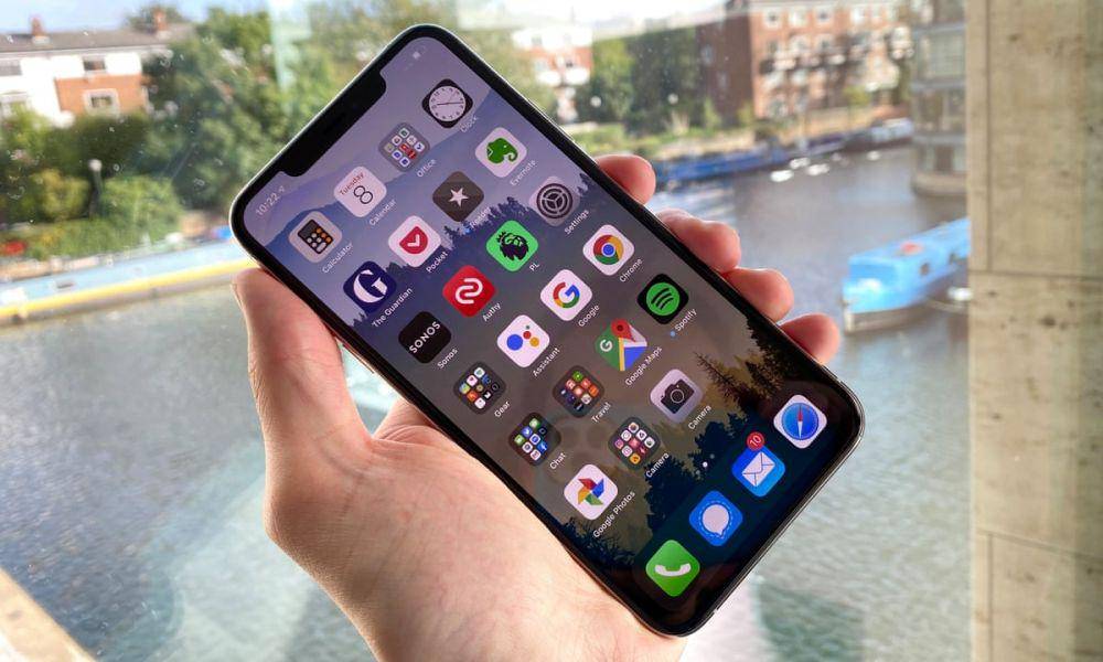 Apple iPhone 11 Pro Max display (theguardian.com)