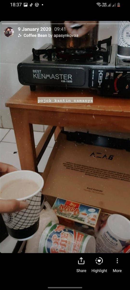 Jualan di kelas (twitter.com/bacotanbocill)