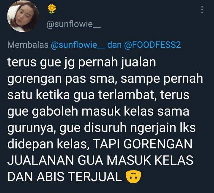 Jualan di kelas (twitter.com/sunflowie__)