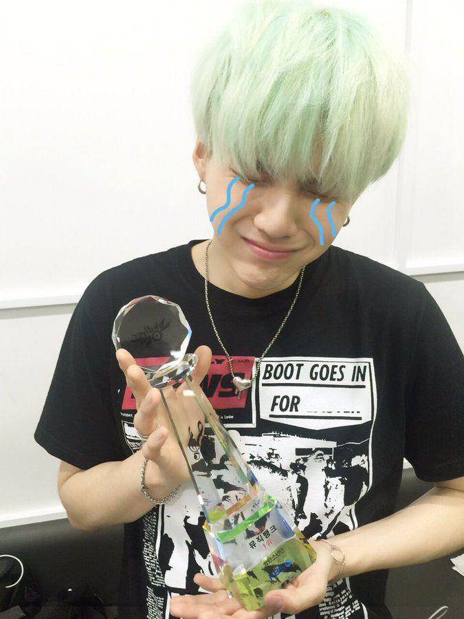 potret bangga Suga BTS (twitter.com/BTS_twt)