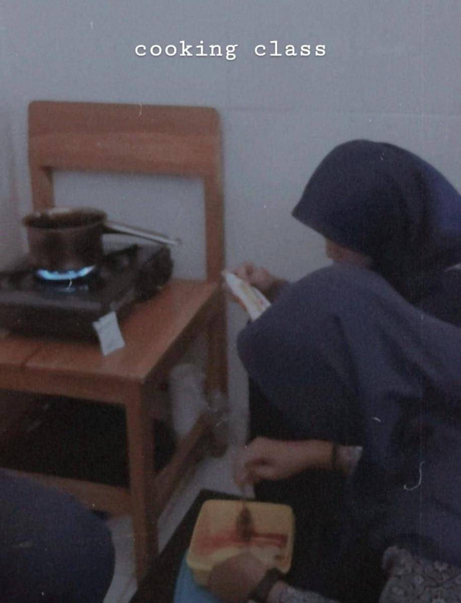 Masak di kelas (twitter.com/bacotanbocill)